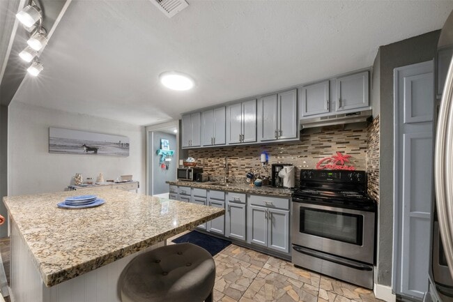 Photo - 3218 Ave Q 1/2