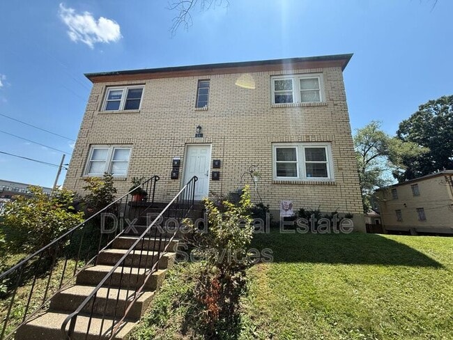 Building Photo - 24 E Street South Rental