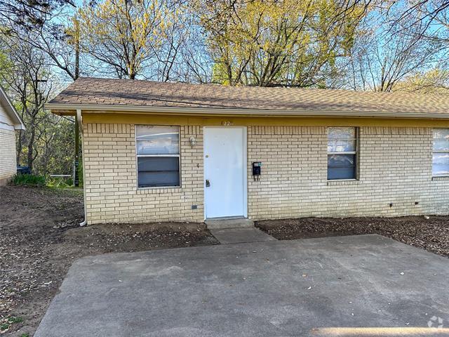 Building Photo - 1226 W Hunt St Rental