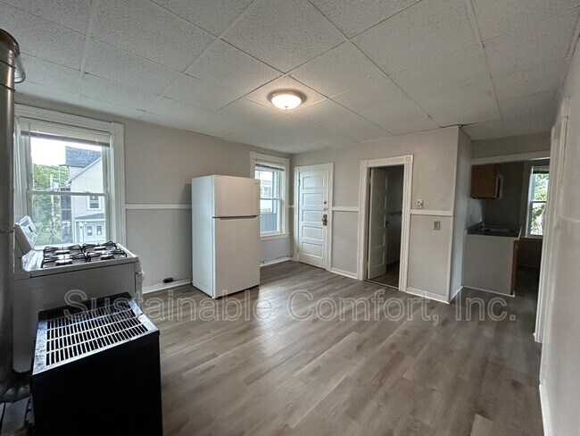 Photo - 1 Lund St Rental