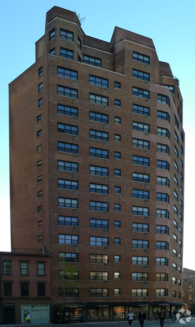 Photo - 46 Eighth Ave