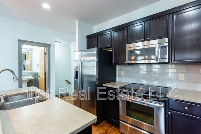Photo - 1806 DeKalb Ave NE