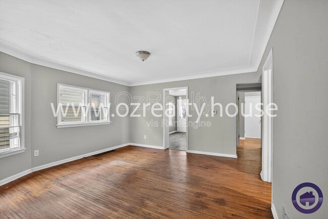 Photo - 837 Colburn St