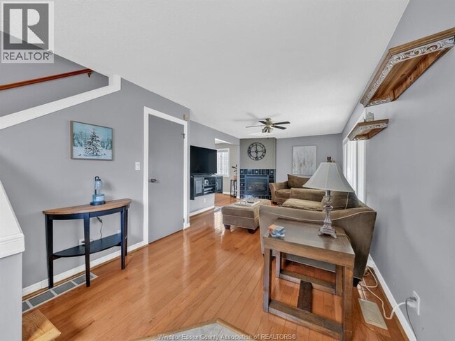 Photo - 8060 Handy St