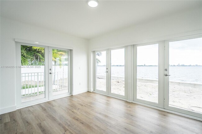 Photo - 1850 S Treasure Dr Unit 5