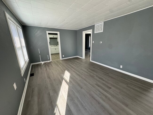 Photo - 1004 E Dixon St