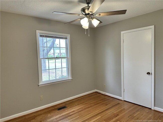 Photo - 5622 Carson Dr