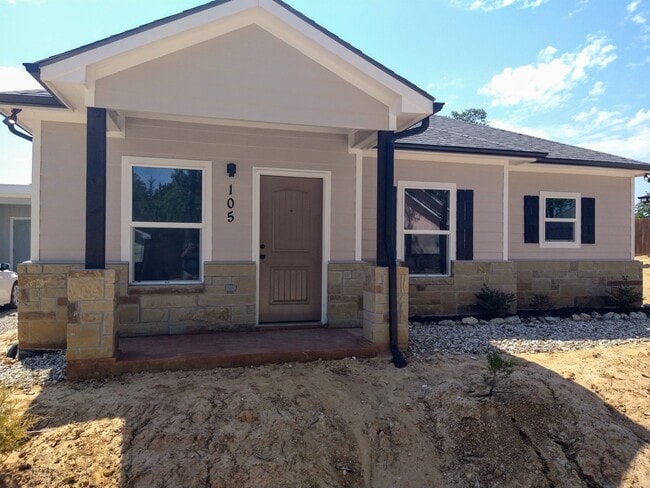 Building Photo - 1000 Wooded Holw Ct