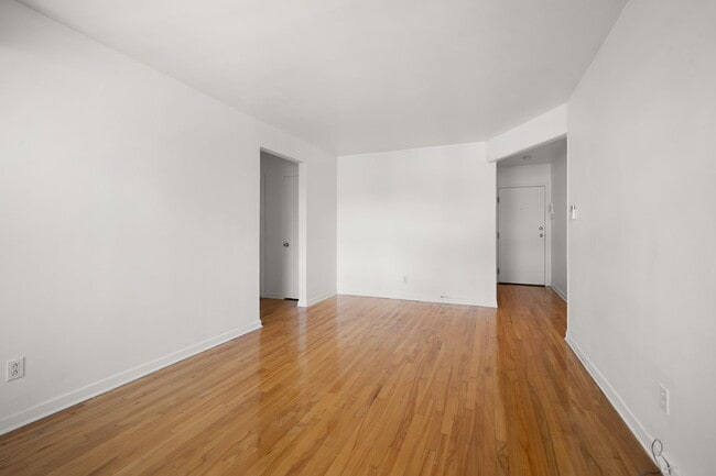 Photo - 2775 Av De Kent