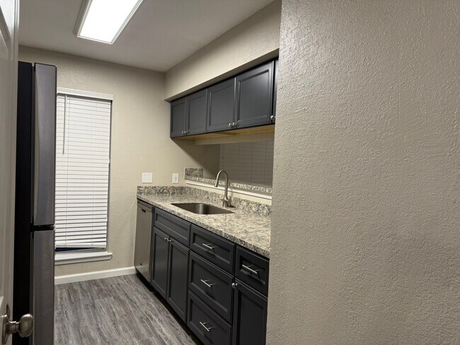 Photo - 16303 Lyons School Rd Unit 907