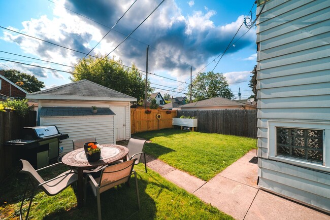 Photo - 3043-3045 N Bartlett Ave Unit 3043 N Bartlett Ave