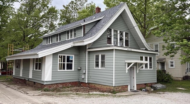Photo - 812 W Main St