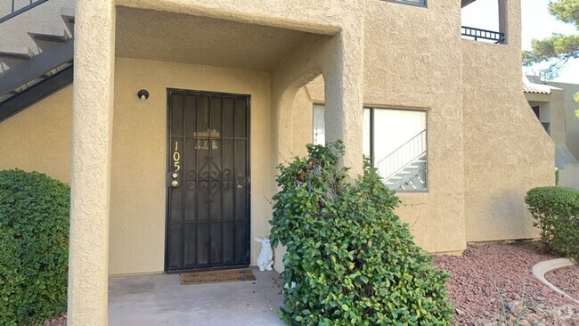 Building Photo - Beautiful 2 Bedrom Unit! Rental