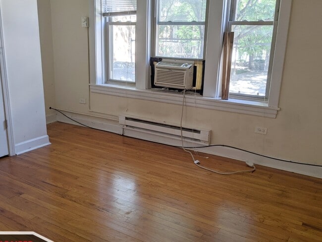 Photo - 2915 W George St Unit 1