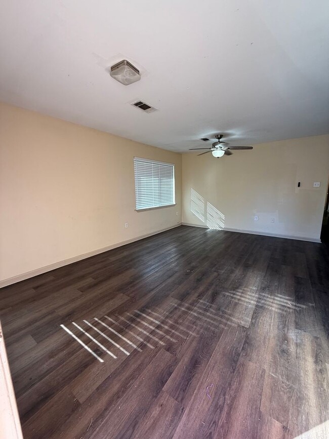 Photo - AM 8181-83 Jefferson Park Unit AM 8181 Jefferson Park