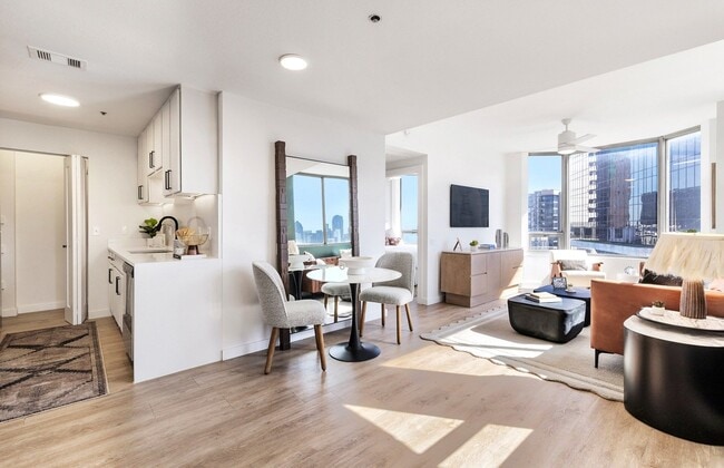 Photo - Whitney Uptown