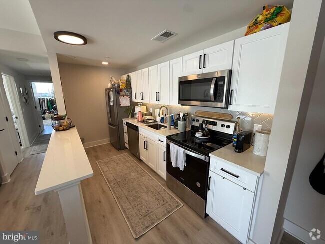 Building Photo - 1805 N Howard St Unit 603 Rental
