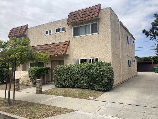 Front of bldg - 3845 Westwood Blvd Apartments Unit #1