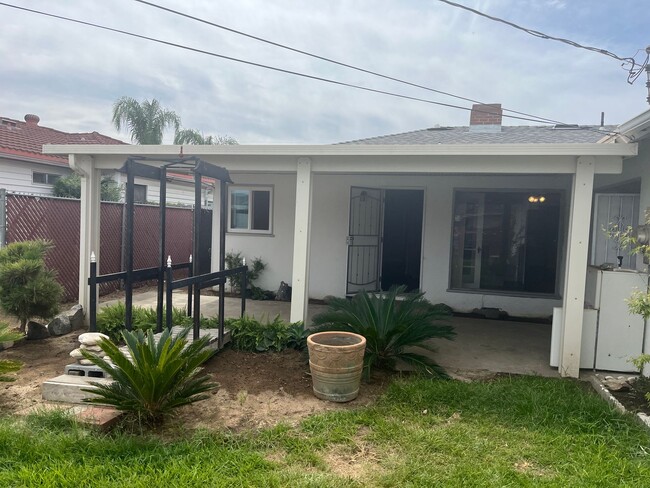 Building Photo - Charming 2 Bed / 2 Bath Home with Trailer Parking – Sanger, CA