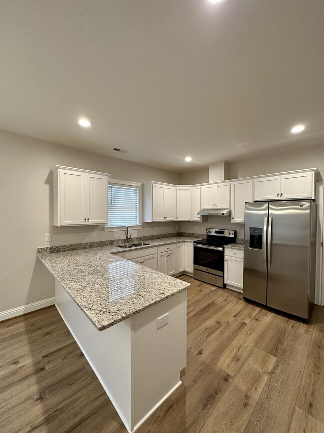 Photo - 708 W Parrish Dr