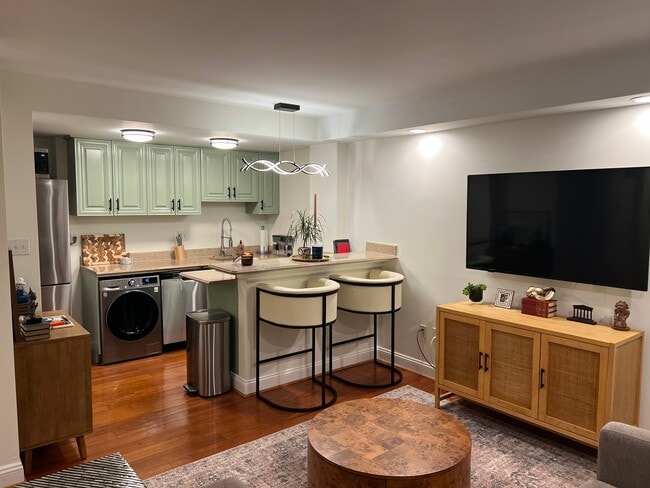 Kitchen - 1125 12th St NW Unit #43