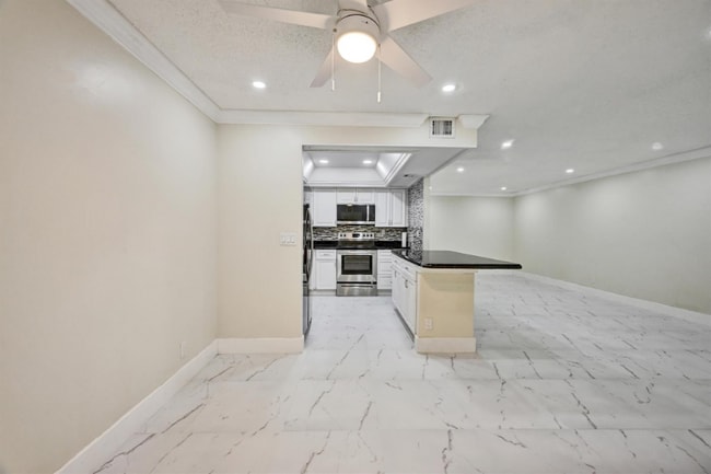 Photo - 3336 Quail Close