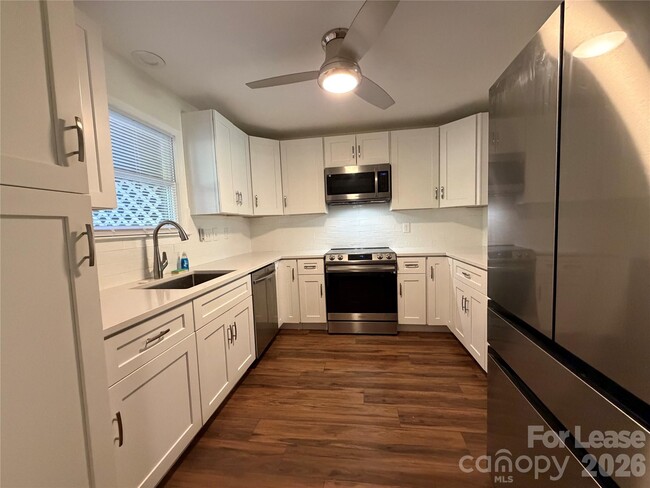 Photo - 225 S Chase St