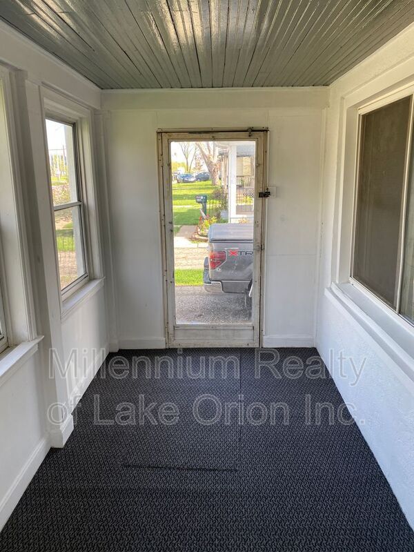Photo - 638 Joslyn Ave