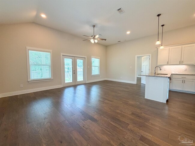 Photo - 5841 Winifred Ave