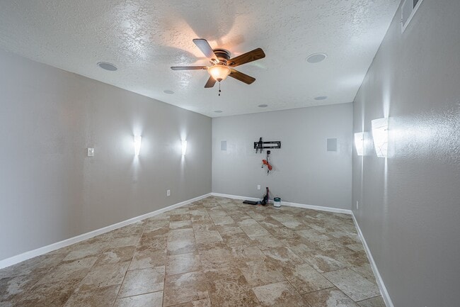 Photo - 10422 Gulfstream Ln