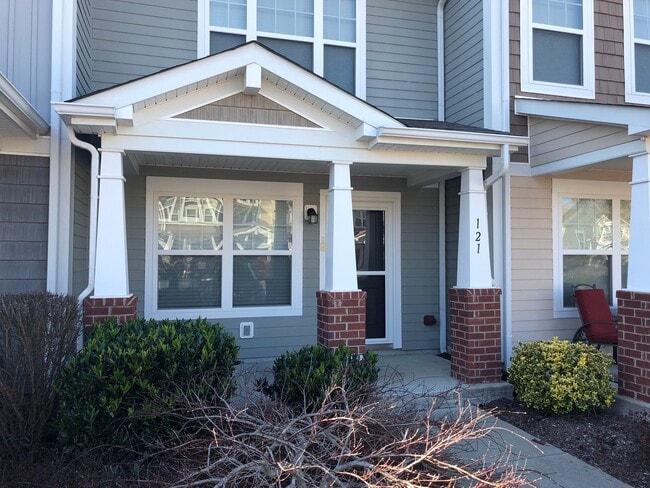 Building Photo - 121 Shadow Creek Cove