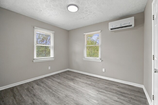126 Banner St