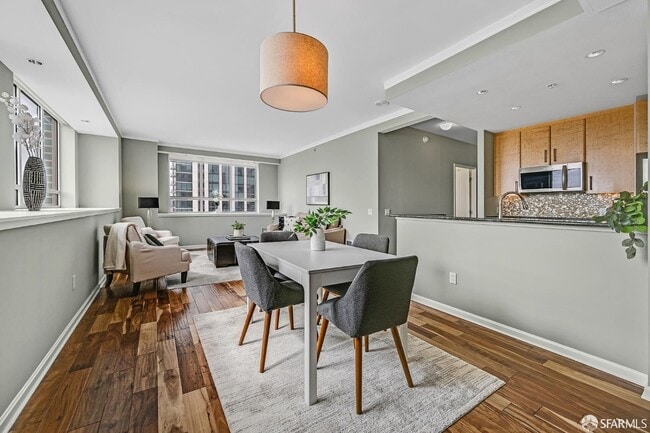 Photo - 400 Beale St