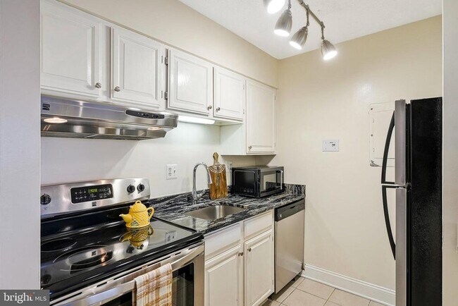 Photo - 1808 Old Meadow Rd Unit 716