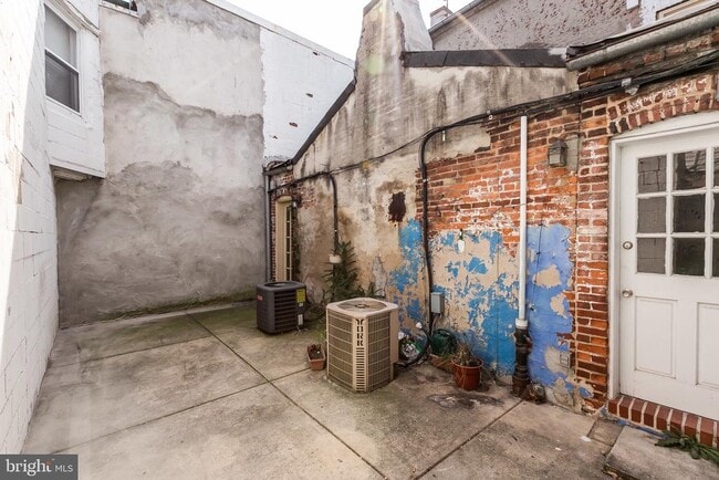 Photo - 931 S Charles St
