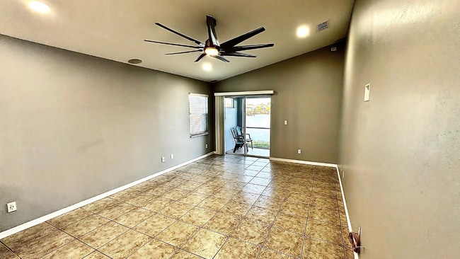 Photo - 544 SE 5th Ave