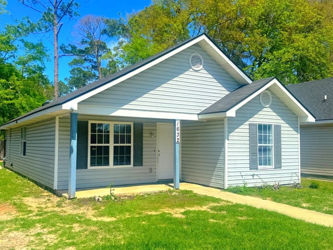 Photo - 1632 Lexington Cir