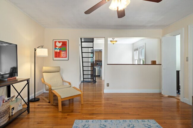 12 Ingersoll St