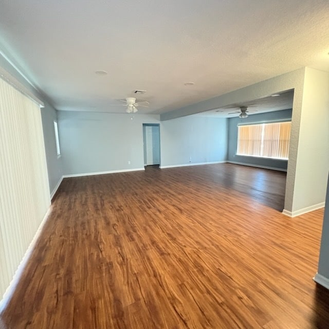 Photo - 733 Oleander Dr SE