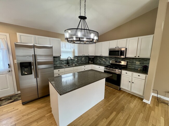 Photo - 2610 S Elmkirk Park