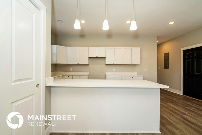 Photo - 2457 Sheldon St