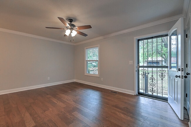 Photo - 2708 Schumway Dr