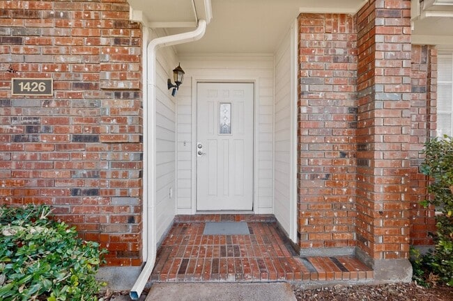 Photo - 1426 Mapleview Dr