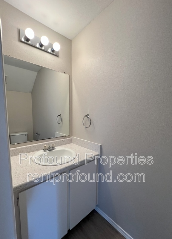 Photo - 1448 NE Thomas Ct