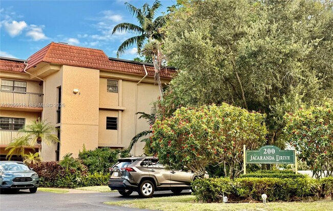 Photo - 200 Jacaranda Country Club Dr Unidad 4B