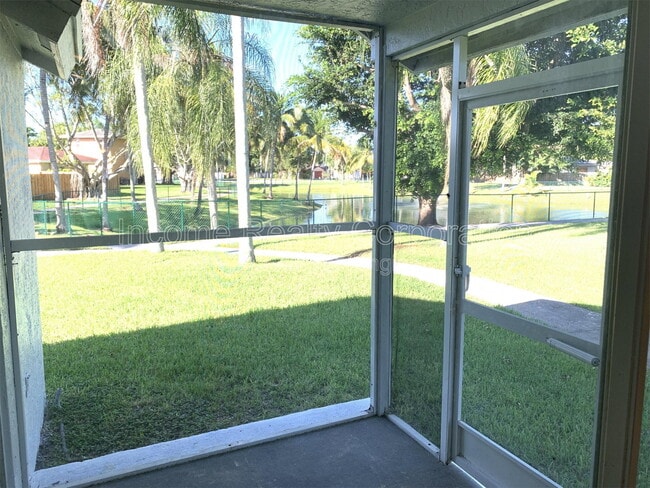 Photo - 848 SW 10th St