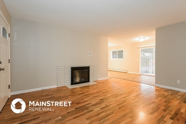 Photo - 1010 14th St NW