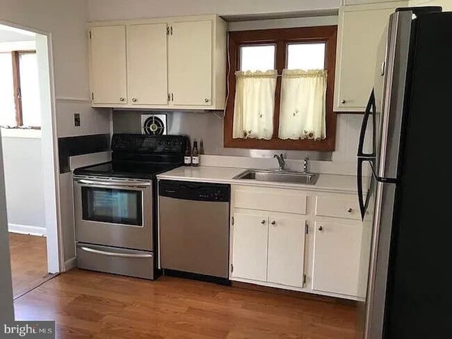 12 Homewood Rd