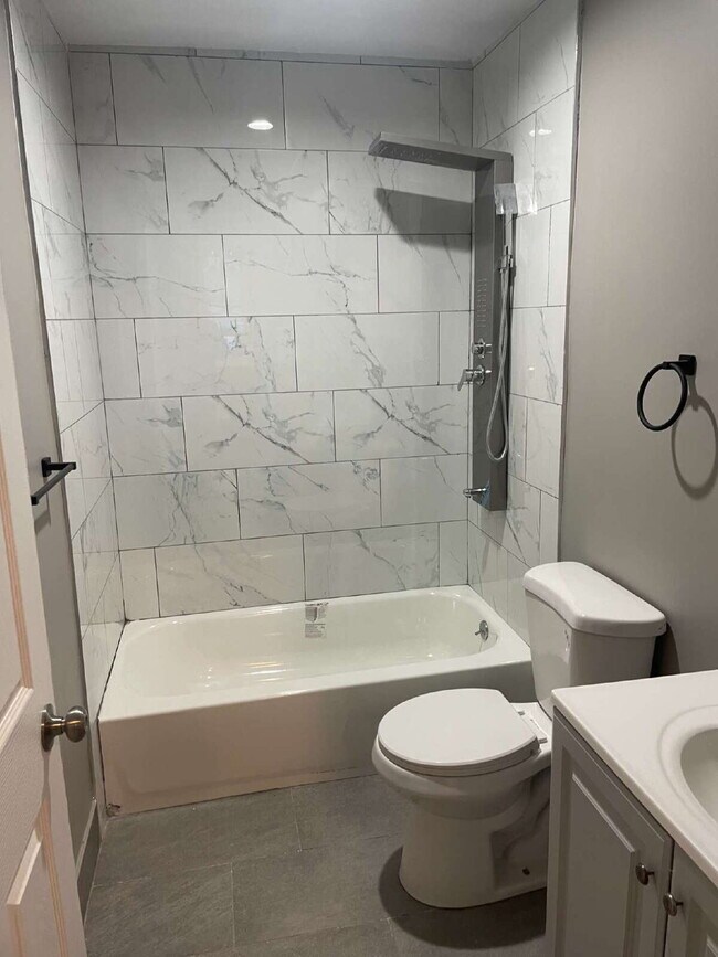 Photo - 3 Bedroom Fresh Renovation in Leetsdale!