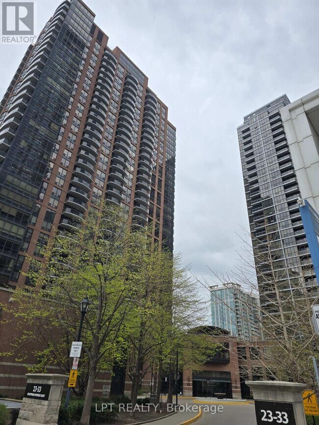 Photo - 33 Sheppard Ave E Unité 2603